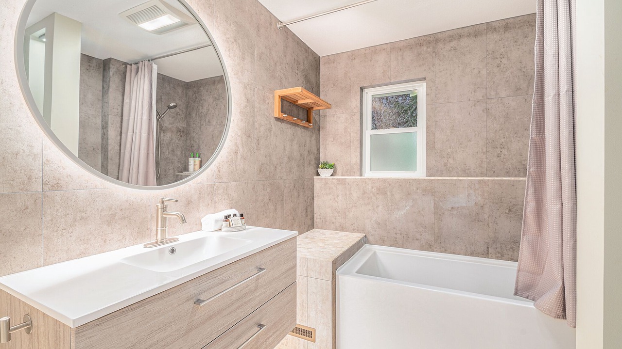 Photo of Bathroom in Alden