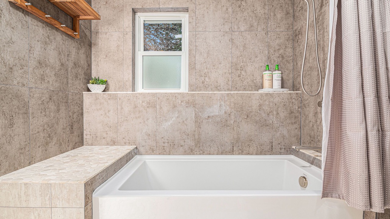 Photo of Bathroom in Alden