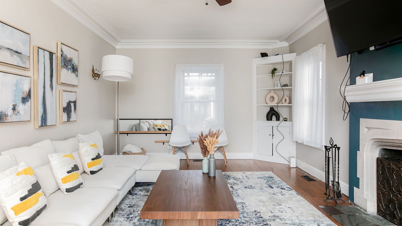 Photo of Livingroom in Northshore Triangle