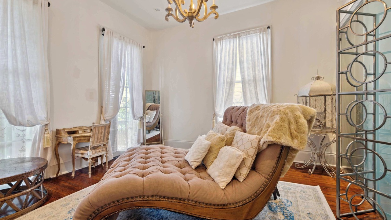 Photo of Livingroom in Lower Garden District