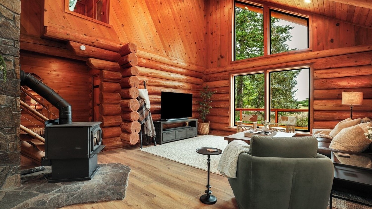 Photo of Livingroom in Oregon City