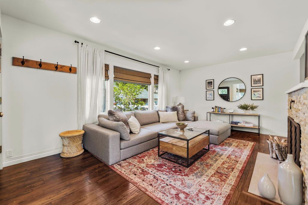Photo of Livingroom in Vancouver