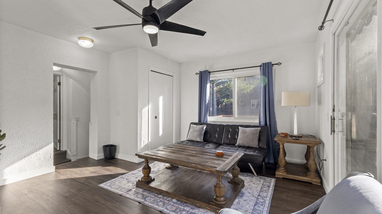 Photo of Livingroom in Royal Oak