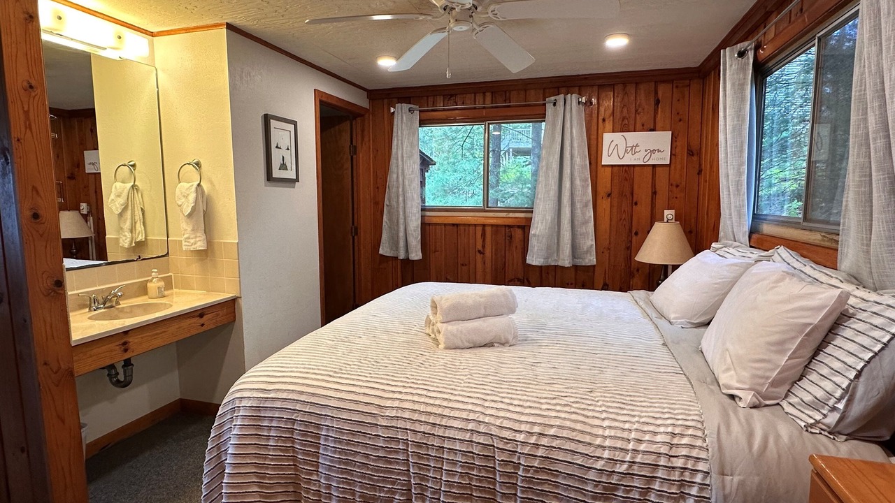 Photo of Bedroom in Tomahawk