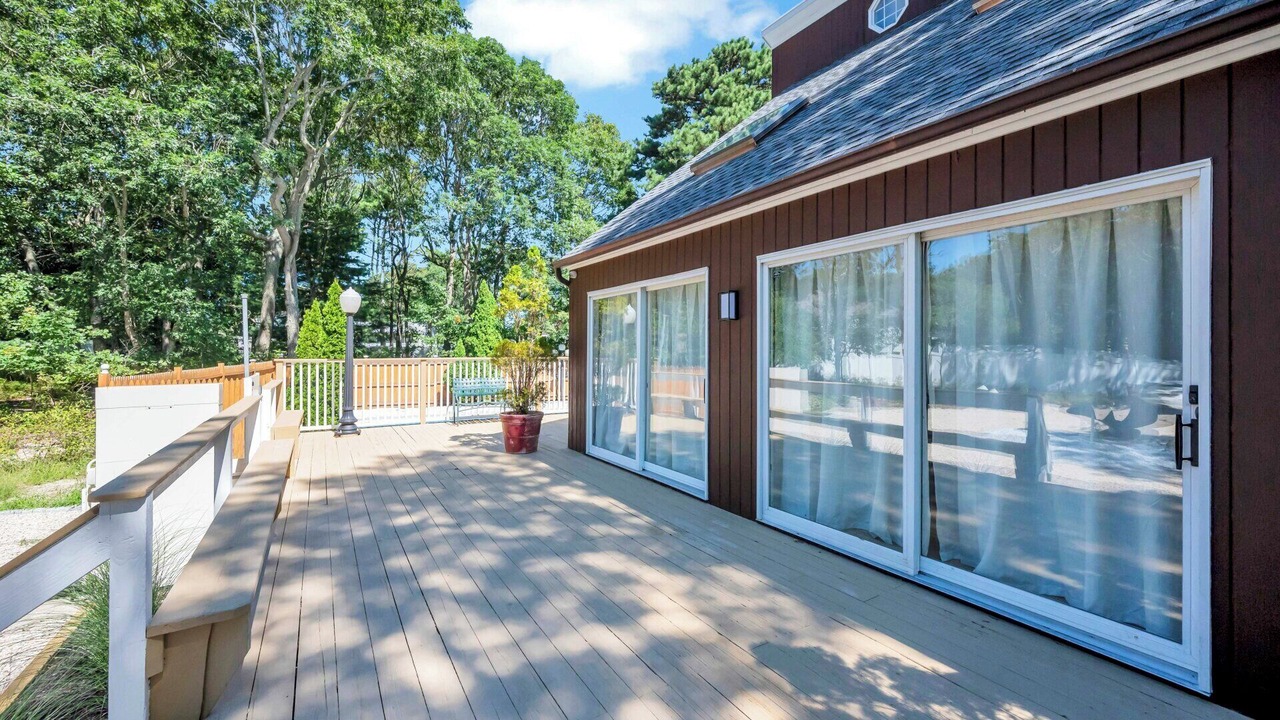 Photo of Patio Balcony in Hampton Bays