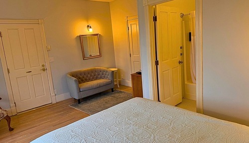 ROOM SEVEN