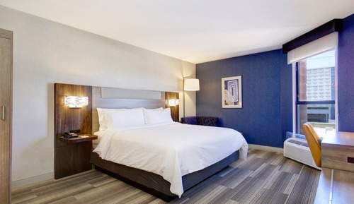 Standard Room, 1 King Bed, Roll-in Shower (Mobility Accessible)