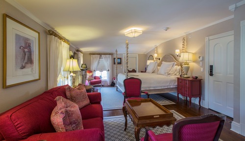 Suite, 1 King Bed (Three Stories Guest House Suite)