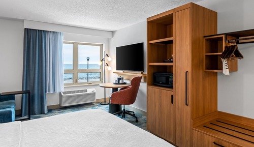 Room, 1 King Bed, Non Smoking, Lake View