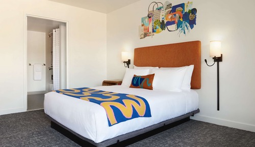 Room, 1 Queen Bed, Accessible (3x3 Shower)