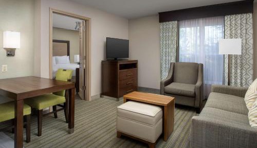 One-Bedroom King Suite - Non-Smoking