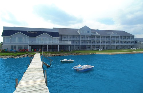 Houghton Lake Hotel | Lakeside Resort & Conference Center