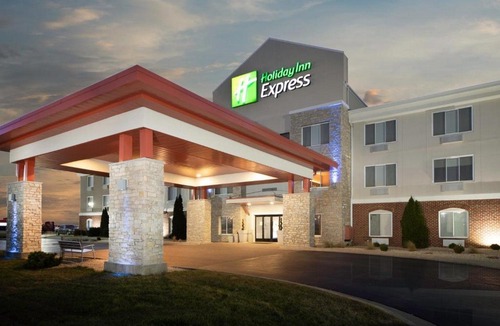 Rochelle Hotel | Holiday Inn Express Rochelle, an IHG Hotel
