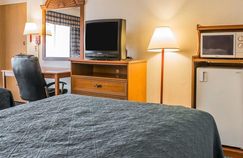 Kalamazoo Hotel | Quality Inn I-94 Near Wings Stadium