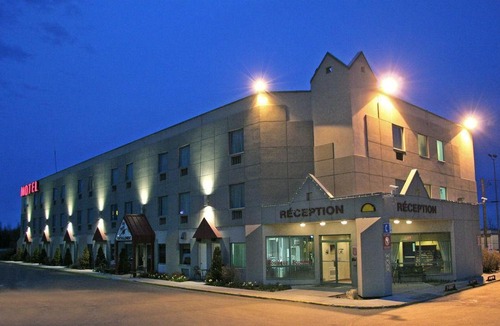 Berthierville Hotel | Days Inn by Wyndham Berthierville