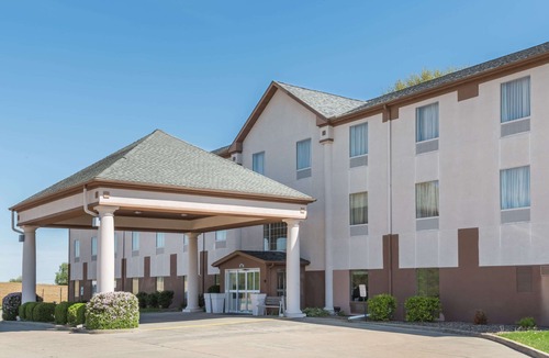 Highland Hotel | Baymont by Wyndham Highland