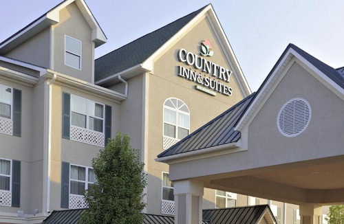 Rossford Hotel | Country Inn & Suites by Radisson, Toledo South, Oh