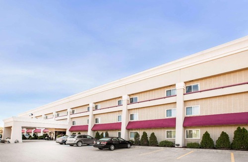 Mount Pleasant Hotel | Baymont by Wyndham Mt. Pleasant