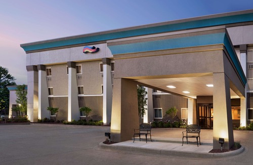 Mount Pleasant Hotel | Baymont by Wyndham Mt. Pleasant