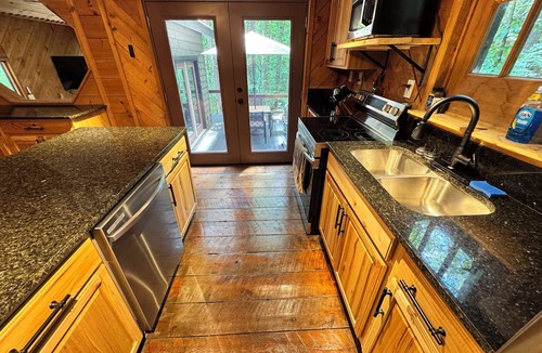 Dahlonega Cabin | Fuzzy Foot Hollow: Private getaway in Dahlonega, GA