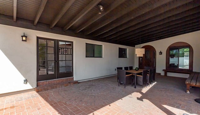 Newly updated charming house with resort-style amenities and centrally located!